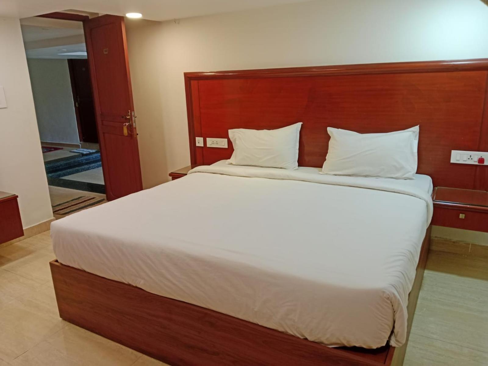 Azhagappa Residency Lägenhet Pondicherry Exteriör bild